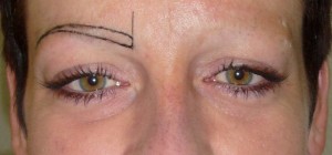 sourcils av sb